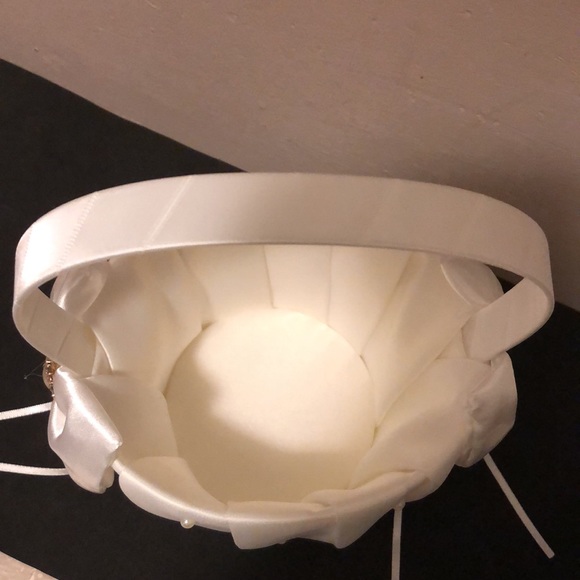 1 Satin Flower Girl Baskets - Picture 5 of 10